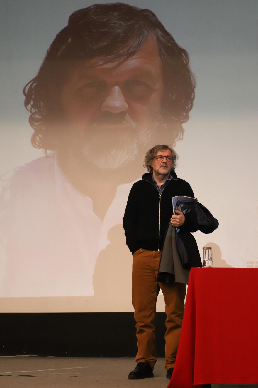 Εμίρ Κουστουρίτσα στην Αθήνα: Κατακεραυνώνει Χόλιγουντ, Φεστιβάλ Καννών, Σπίλμπεργκ και social media 