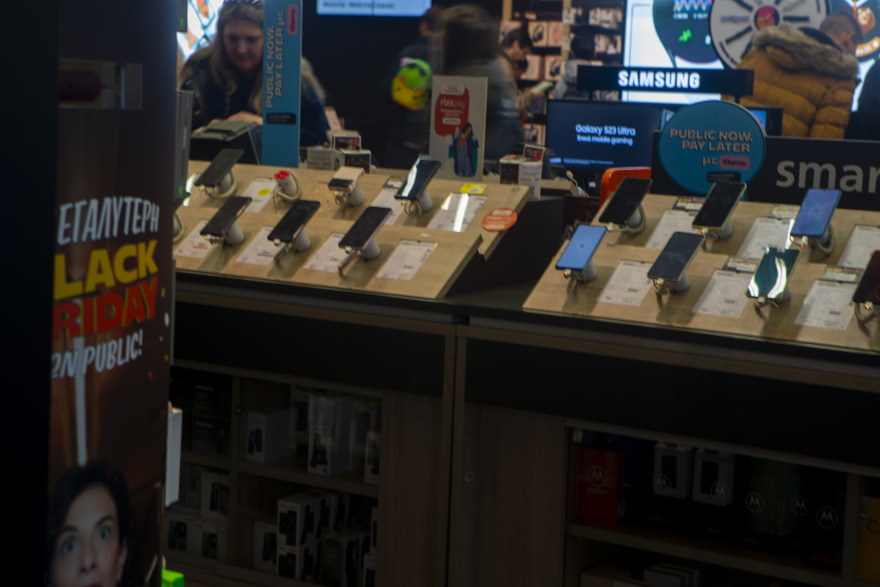 H Black Friday που παραλίγο να τινάξει στον αέρα την οικονομία των ΗΠΑ και η φρενίτιδα των εκπτώσεων 