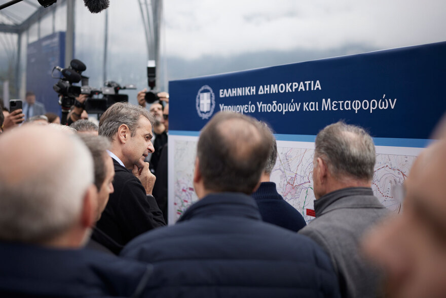 Μητσοτάκης από Καμένα Βούρλα: Όσοι αυξάνουν αδικαιολόγητα τις τιμές, θα μας βρουν απέναντι