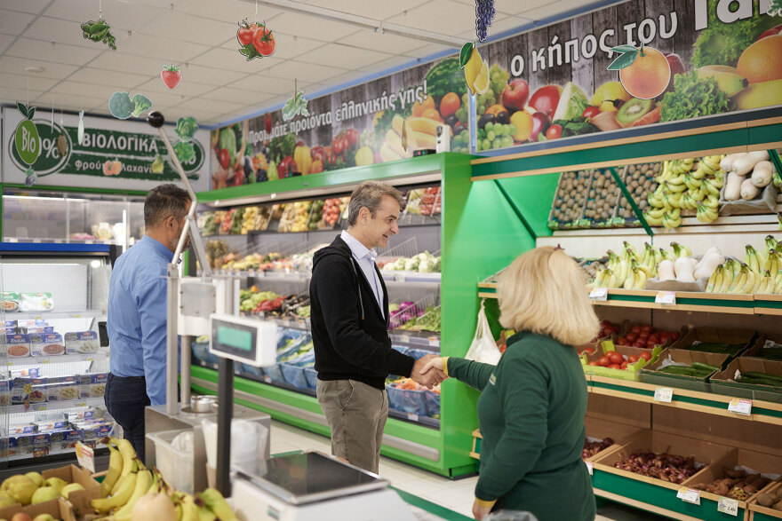 Μητσοτάκης από Καμένα Βούρλα: Όσοι αυξάνουν αδικαιολόγητα τις τιμές, θα μας βρουν απέναντι