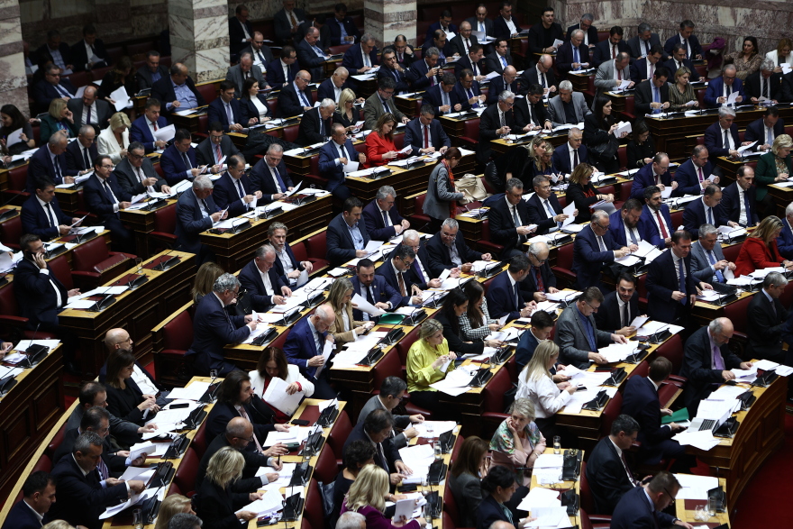 Βουλή: Σε ψηφοφορία οι προτάσεις ΣΥΡΙΖΑ - ΠΑΣΟΚ για προανακριτική επιτροπή για το δυστύχημα των Τεμπών
