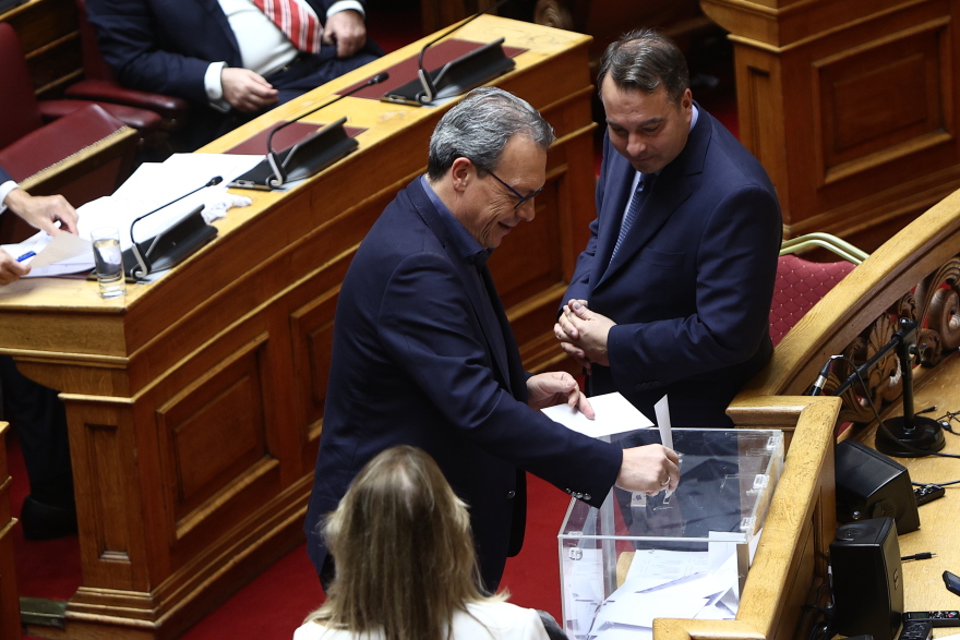 Βουλή: Σε ψηφοφορία οι προτάσεις ΣΥΡΙΖΑ - ΠΑΣΟΚ για προανακριτική επιτροπή για το δυστύχημα των Τεμπών