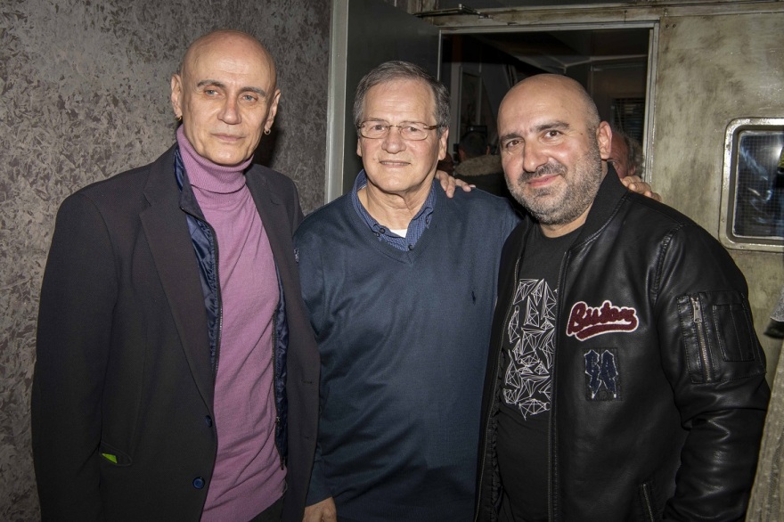 Θέατρο της Ημέρας: «Οι Σκέτοι» έκαναν επίσημη πρεμιέρα - Δείτε φωτογραφίες