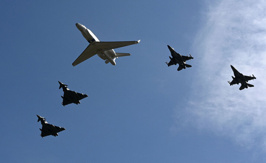 Υπουργείο Εθνικής Άμυνας: Η επόμενη μέρα της ΕΑΒ - Ο επικρατέστερος για επικεφαλής, η αναζήτηση πελατών και η απάντηση στα Bayraktar της Τουρκίας