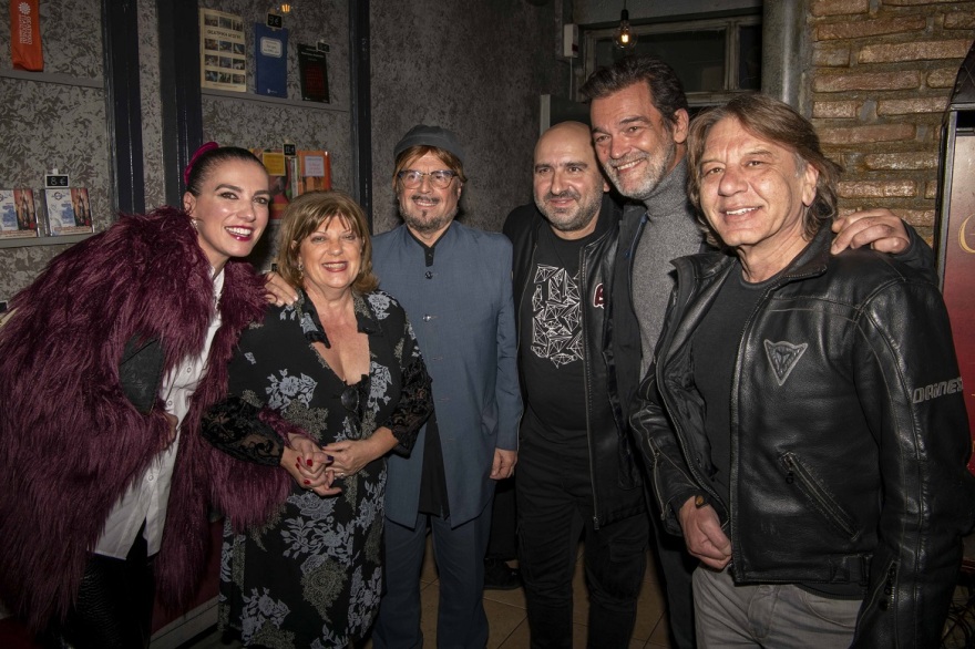 Θέατρο της Ημέρας: «Οι Σκέτοι» έκαναν επίσημη πρεμιέρα - Δείτε φωτογραφίες