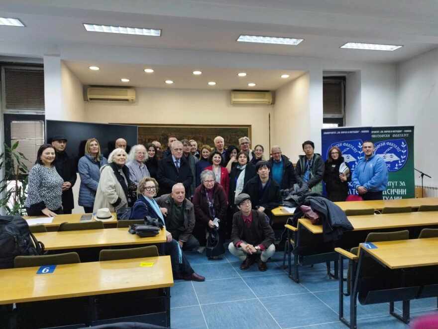 Σκόπια: Τον τάφο του «Αλέξη Ζορμπά» επισκέφθηκαν φίλοι του Νίκου Καζαντζάκη από την Ελλάδα, την Ιαπωνία κι άλλες χώρες