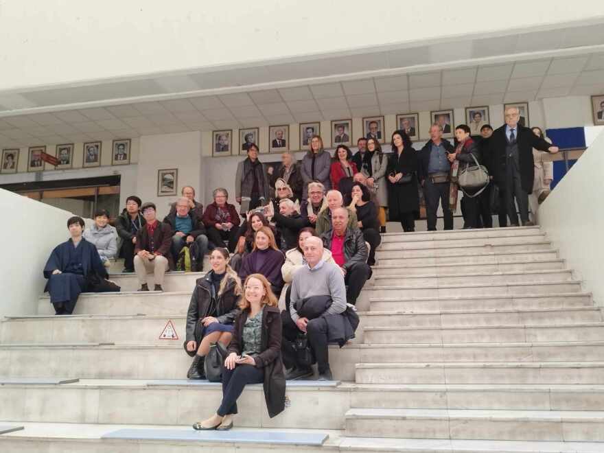 Σκόπια: Τον τάφο του «Αλέξη Ζορμπά» επισκέφθηκαν φίλοι του Νίκου Καζαντζάκη από την Ελλάδα, την Ιαπωνία κι άλλες χώρες