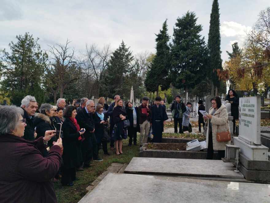 Σκόπια: Τον τάφο του «Αλέξη Ζορμπά» επισκέφθηκαν φίλοι του Νίκου Καζαντζάκη από την Ελλάδα, την Ιαπωνία κι άλλες χώρες