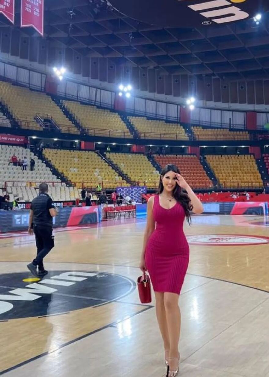 Θα το πάρει το κορίτσι ο Θωμάς - Η Εστρέλα Νούρι έτοιμη να παντρευτεί τον Γουόκαπ 