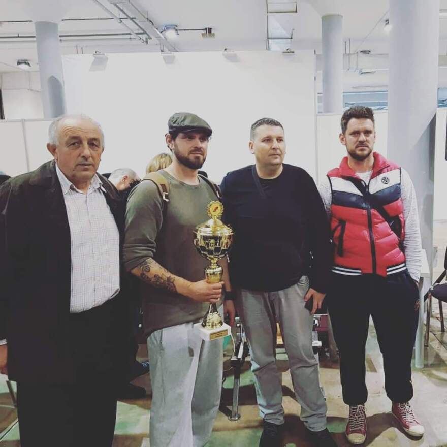 Θεσσαλία: Οι δύο μελισσοκόμοι που στηρίζουν τους πλημμυροπαθείς