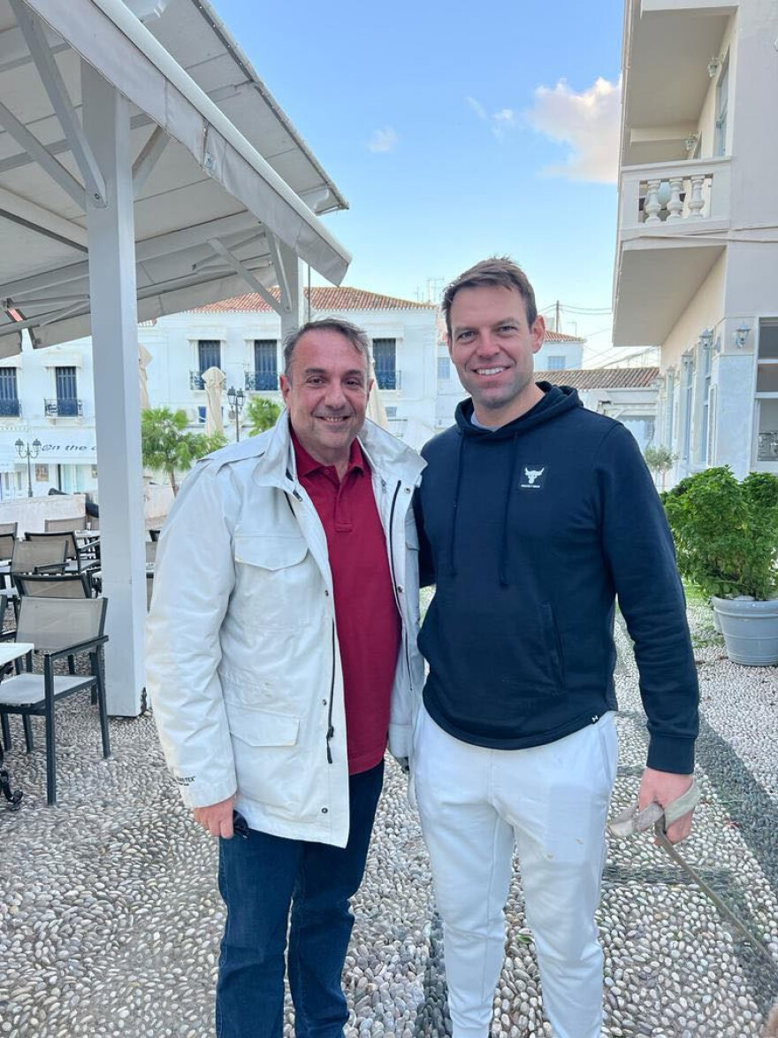 Στέφανος Κασσελάκης: «Εσύ είσαι σαν φωτομοντέλο, γιατί ασχολείσαι με την πολιτική» του είπαν στις Σπέτσες - Δείτε φωτογραφίες