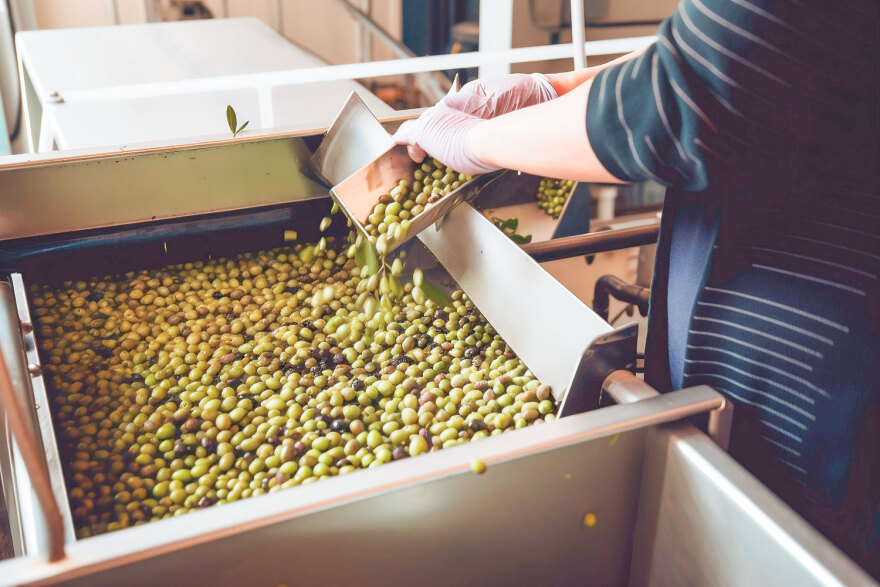 Μετά το λάδι, η κλιματική κρίση φέρνει ελλείψεις σε κρασί, πορτοκάλια και μήλα