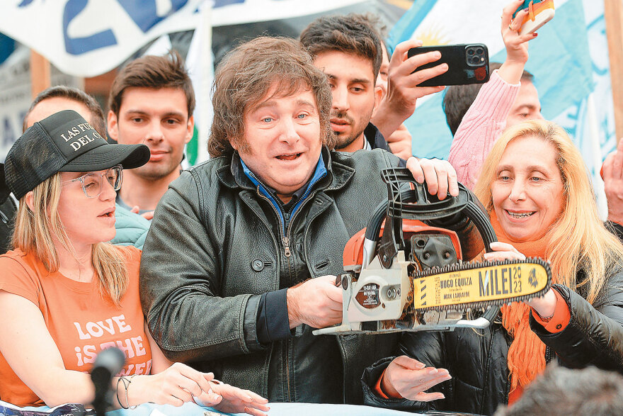 Χαβιέρ Χεράρδο Μιλέι: Μπορεί ο «τρελός» να σώσει την Αργεντινή; - «Δεν έρχομαι να οδηγήσω αμνούς, αλλά να ξυπνήσω λιοντάρια»