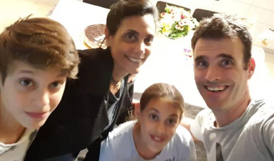 Ισραήλ: Τα αδέλφια που ελευθέρωσε η Χαμάς δεν ήξεραν ότι η μητέρα τους δολοφονήθηκε - Τι είπαν για την ομηρία τους