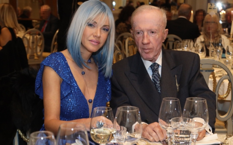 Κωνσταντίνος Πλεύρης: Τα φιλιά με την Τζόρτζια Σιακαβάρα σε φιλανθρωπικό gala - Δείτε φωτογραφίες