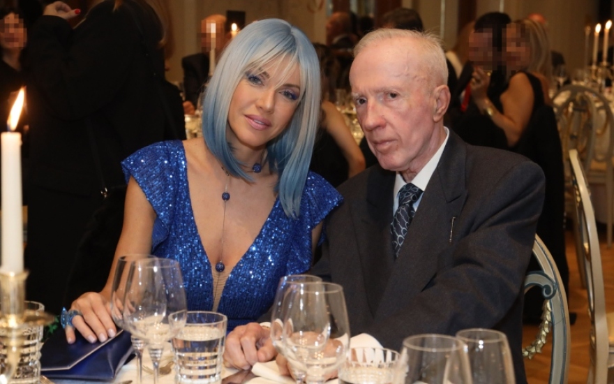 Κωνσταντίνος Πλεύρης: Τα φιλιά με την Τζόρτζια Σιακαβάρα σε φιλανθρωπικό gala - Δείτε φωτογραφίες