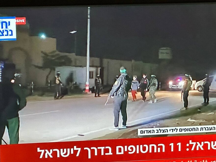 Πόλεμος στο Ισραήλ: Απελευθερώθηκαν 11 όμηροι της Χαμάς και 33 Παλαιστίνιοι από ισραηλινές φυλακές