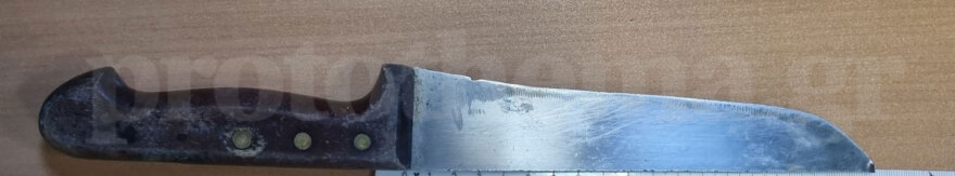 Αμπελόκηποι: Τον έπιασαν επ' αυτοφώρω να κλέβει και επιτέθηκε με μαχαίρι σε αστυνομικούς - Δείτε φωτογραφίες