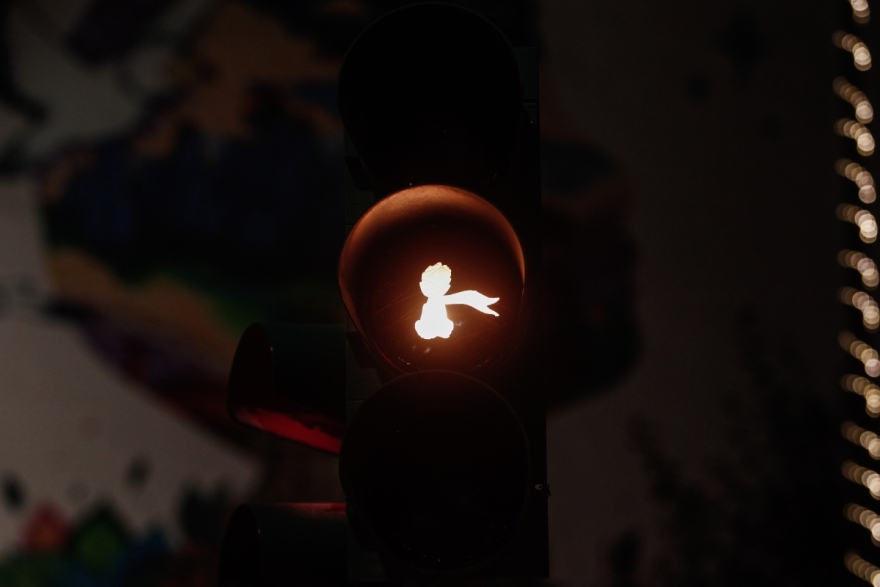 Τρίκαλα: Τα φανάρια «ντύθηκαν» για τα Χριστούγεννα, ο Σταμάτης... έγινε Άγιος Βασίλης - Δείτε φωτογραφίες