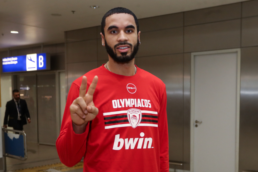 Ολυμπιακός - «Πασαρέλα» στο ΣΕΦ: Οι σύντροφοι των Πετρούσεφ, Μήτρου Λονγκ, Γουόκαπ και ΜακΚίσικ στρέφουν τα βλέμματα στις εξέδρες