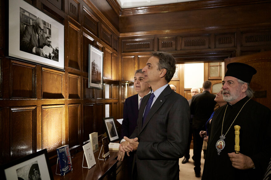 Το σχόλιο Μητσοτάκη από το Λονδίνο για τη Μέση Ανατολή με στίχους του Σεφέρη