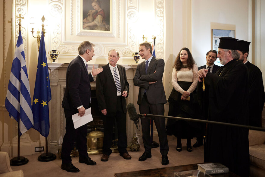 Το σχόλιο Μητσοτάκη από το Λονδίνο για τη Μέση Ανατολή με στίχους του Σεφέρη