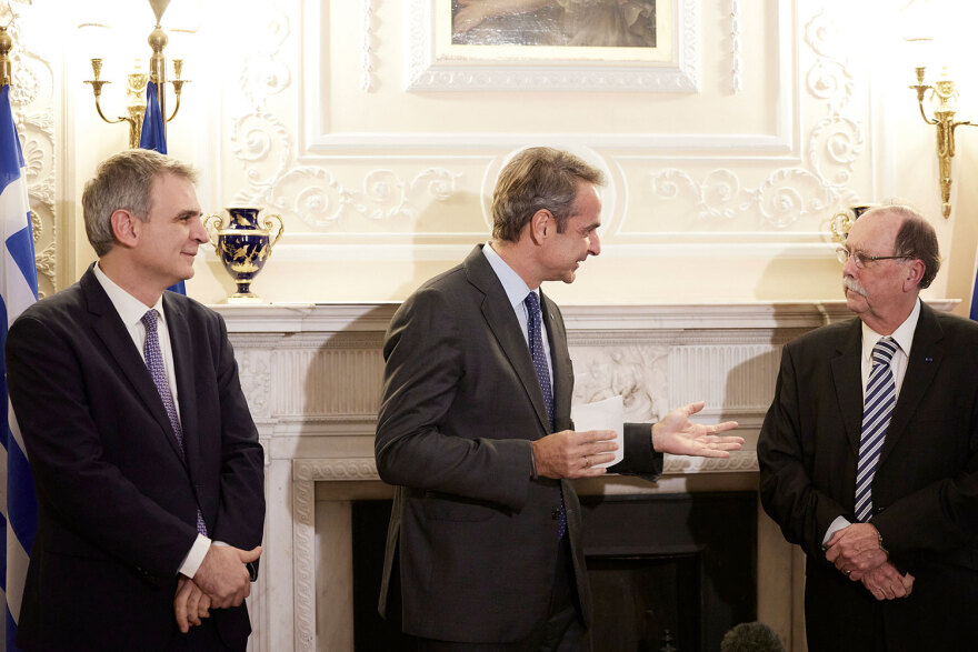 Το σχόλιο Μητσοτάκη από το Λονδίνο για τη Μέση Ανατολή με στίχους του Σεφέρη