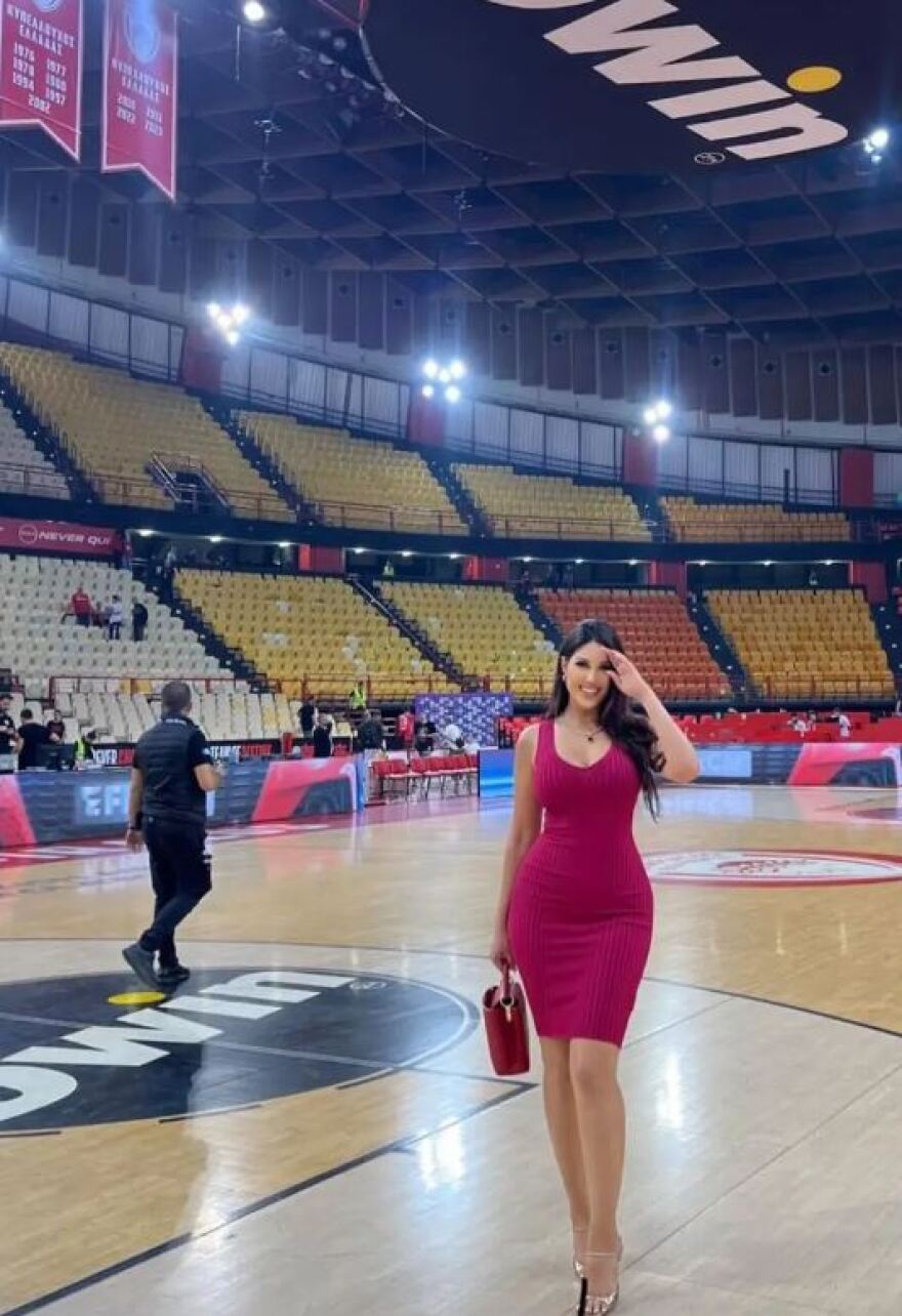 Ολυμπιακός - «Πασαρέλα» στο ΣΕΦ: Οι σύντροφοι των Πετρούσεφ, Μήτρου Λονγκ, Γουόκαπ και ΜακΚίσικ στρέφουν τα βλέμματα στις εξέδρες