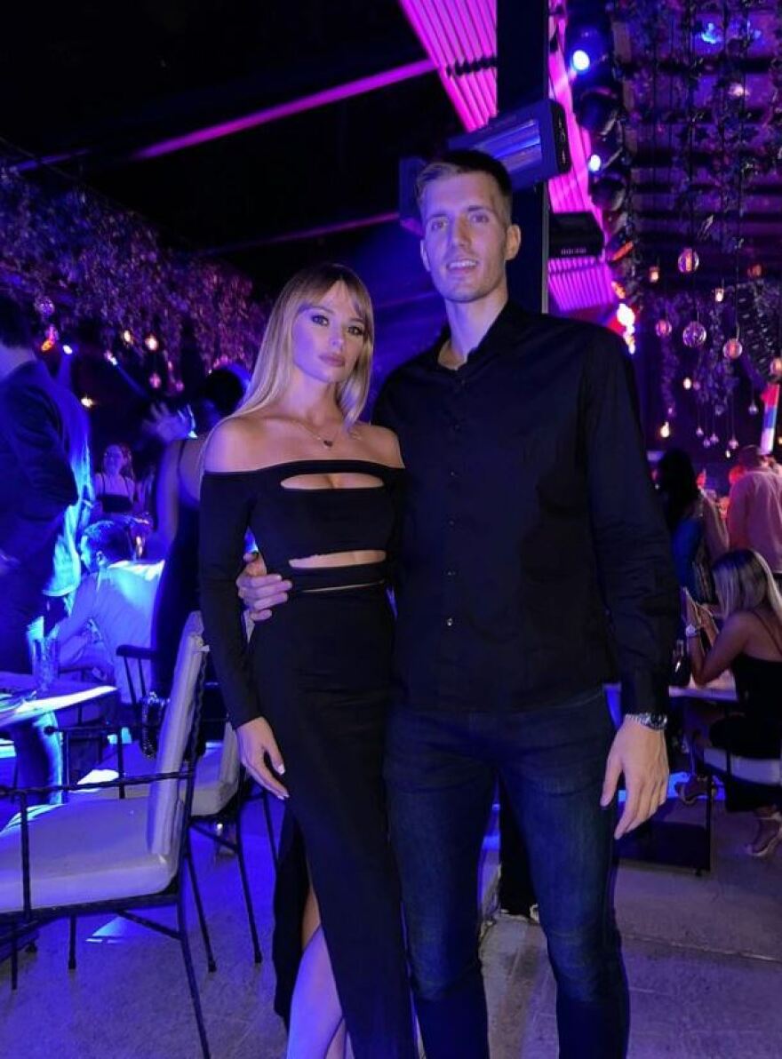 Ολυμπιακός - «Πασαρέλα» στο ΣΕΦ: Οι σύντροφοι των Πετρούσεφ, Μήτρου Λονγκ, Γουόκαπ και ΜακΚίσικ στρέφουν τα βλέμματα στις εξέδρες