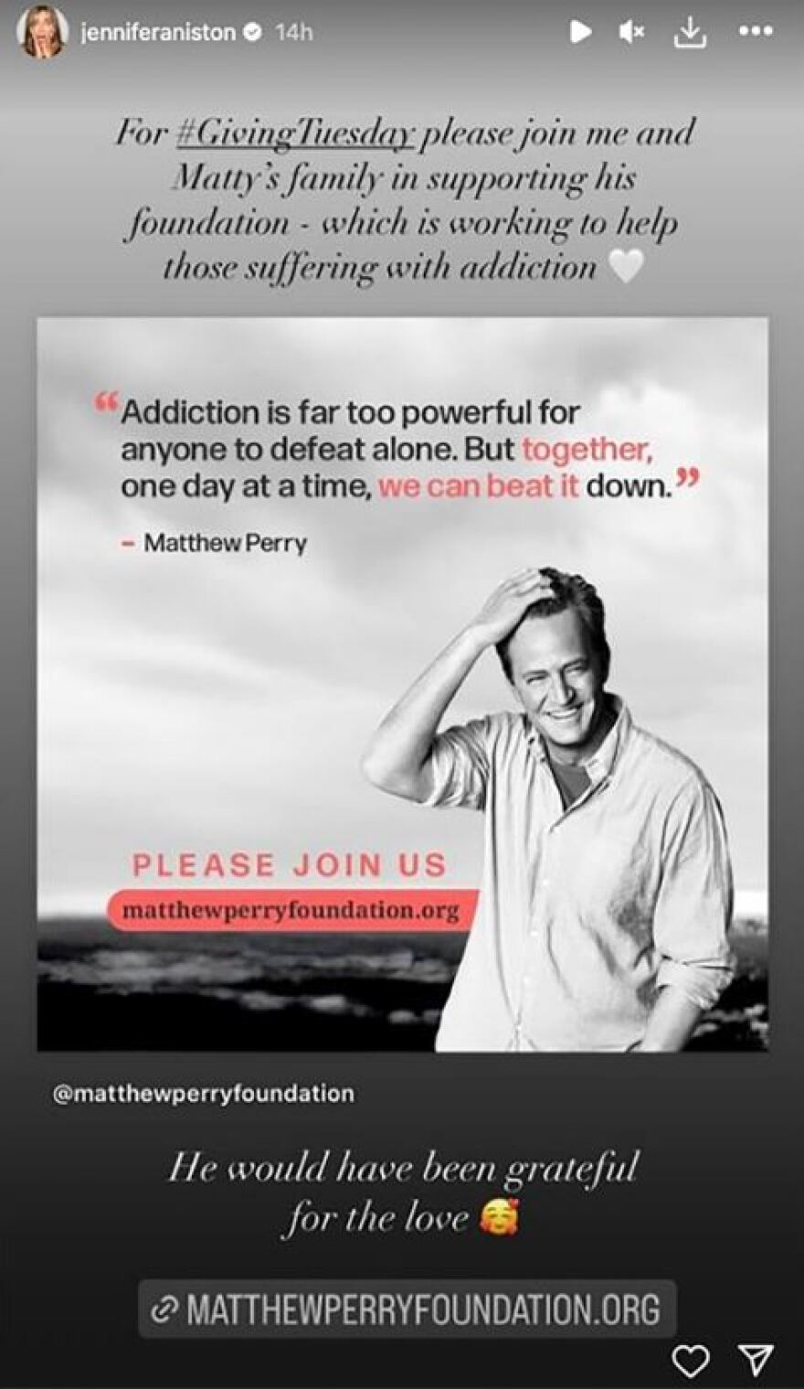 Τζένιφερ Άνιστον: Προτρέπει το κοινό να κάνει δωρεές στο ίδρυμα του Μάθιου Πέρι για τα άτομα με εθισμούς