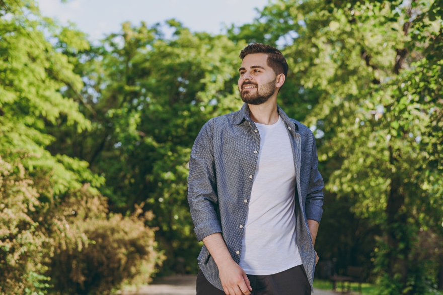 «Silent walk»: Ο σιωπηλός περίπατος γίνεται τάση στο TikTok - Μπορούν 30 λεπτά τη μέρα ν' αλλάξουν τη ζωή μας; 