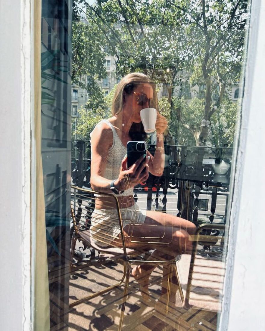 Η Σάνα Μαρίν μοιράζεται στο Instagram ξέγνοιαστες και... σέξι στιγμές από πρόσφατα ταξίδια της