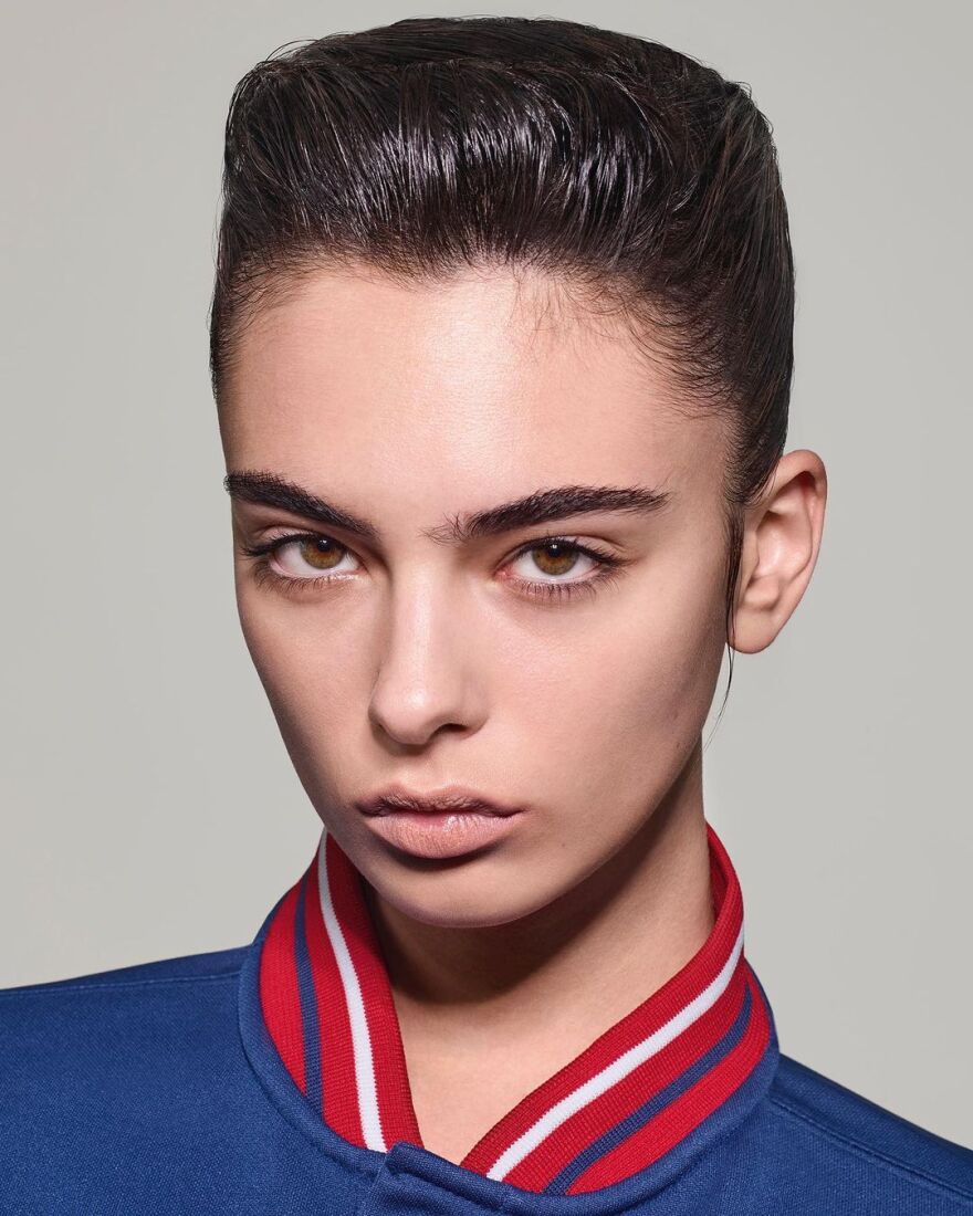 Ντέβα Κασέλ: Η 19χρονη κόρη της Μόνικα Μπελούτσι και του Βενσάν Κασέλ ποζάρει για περιοδικό