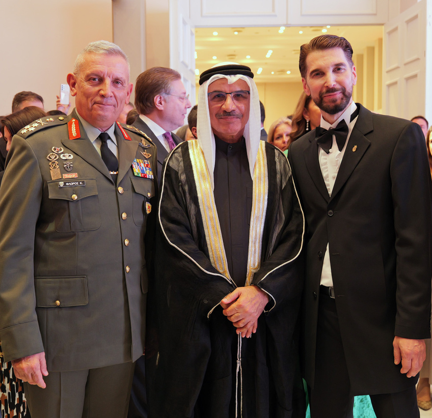 Ο Νίκος Φλώρος τιμήθηκε από τα Ηνωμένα Αραβικά Εμιράτα