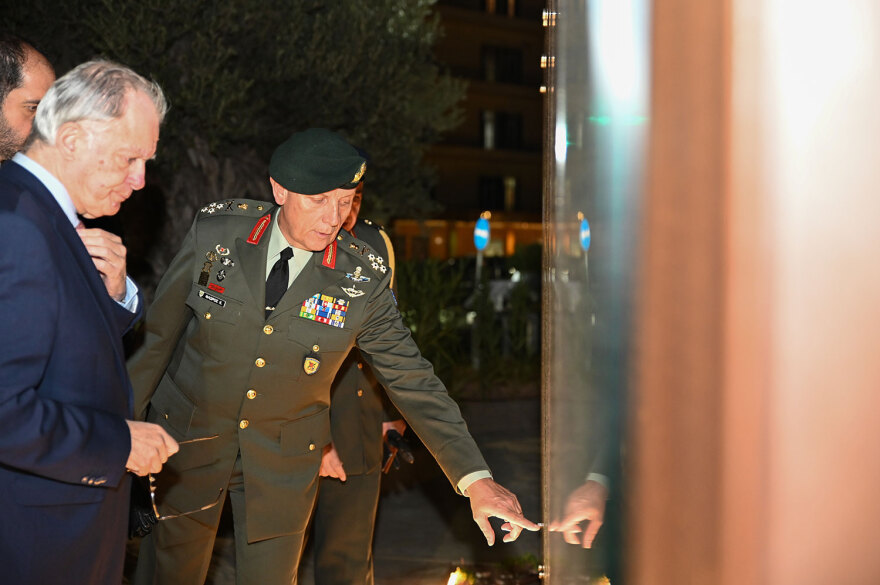 Μνημείο των Αθανάτων του Έθνους: Πώς έγινε η συλλογή των ονομάτων των 121.692 πεσόντων (βίντεο & φωτογραφίες)