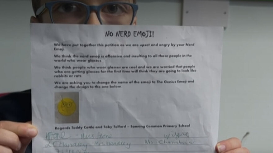 Πιτσιρικάς ζητάει από την Apple να αλλάξει το προσβλητικό emoji του... σπασίκλα