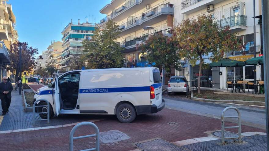 Λάρισα: Αυτοκίνητο παρέσυρε γυναίκα στο κέντρο της πόλης - Μεταφέρθηκε στο νοσοκομείο