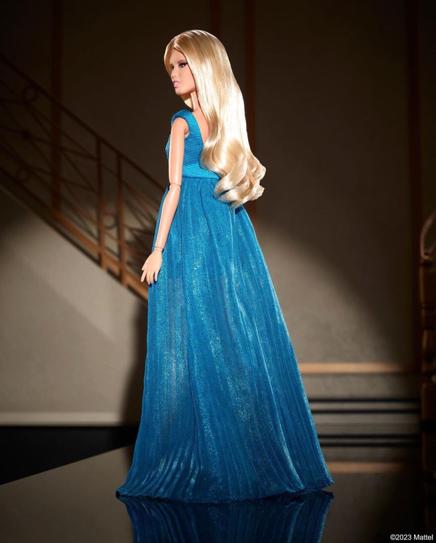 Κλόντια Σίφερ: Απέκτησε τη δική της Barbie