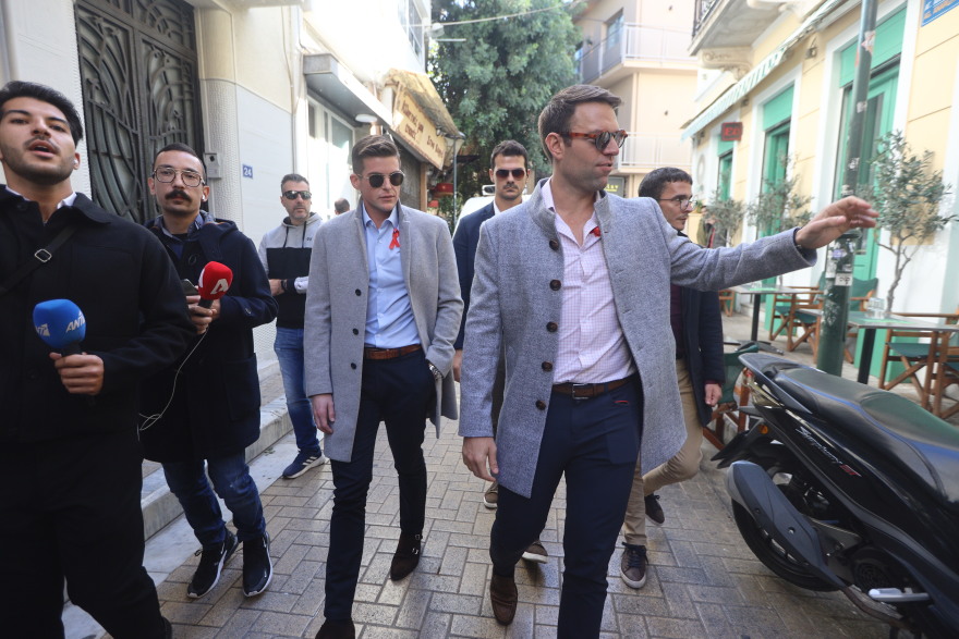 Στέφανος Κασσελάκης: Με τον Τάιλερ στον Σύλλογο Οροθετικών για την παγκόσμια ημέρα κατά του AIDS - Δείτε φωτογραφίες