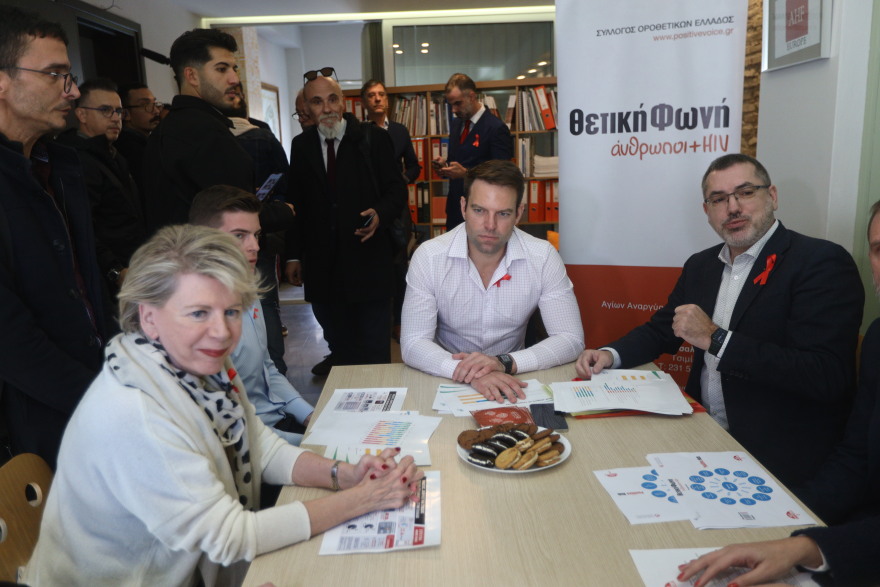 Στέφανος Κασσελάκης: Με τον Τάιλερ στον Σύλλογο Οροθετικών για την παγκόσμια ημέρα κατά του AIDS - Δείτε φωτογραφίες