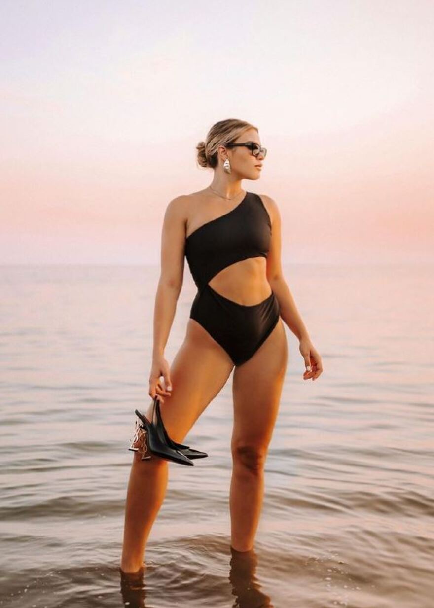 Από το Ντάλας στο Λος Άντζελες για χάρη του Λούκα - Η εντυπωσιακή σύντροφος του Ντόντσιτς που τον στηρίζει σε κάθε του βήμα