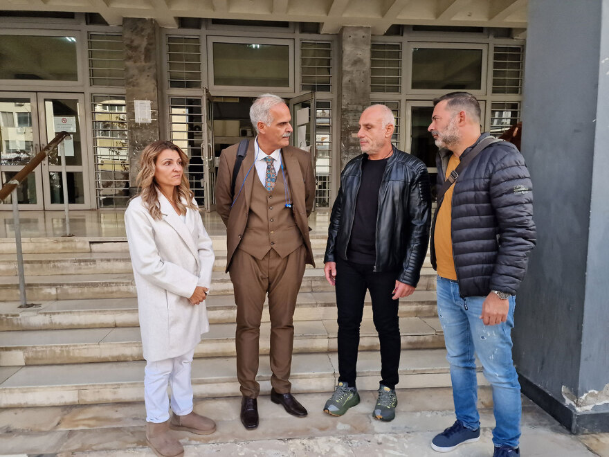 Θεσσαλονίκη: «Η Εμμανουέλα δικαιώθηκε, ο δολοφόνος καταδικάστηκε» είπε η μητέρα της μετά την απόφαση του δικαστηρίου