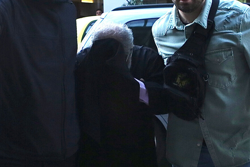 Σαλαμίνα: Απολογείται ο παλαιοημερολογίτης ιερέας για την ασέλγεια στο 12χρονο