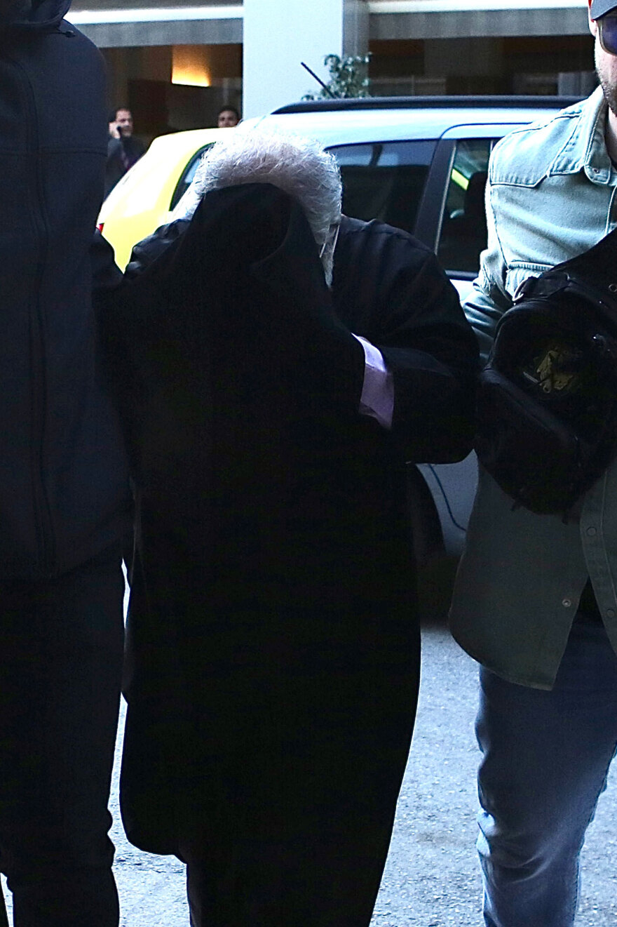 Σαλαμίνα: Απολογείται ο παλαιοημερολογίτης ιερέας για την ασέλγεια στο 12χρονο