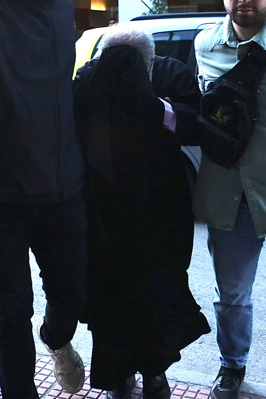 Σαλαμίνα: Απολογείται ο παλαιοημερολογίτης ιερέας για την ασέλγεια στο 12χρονο