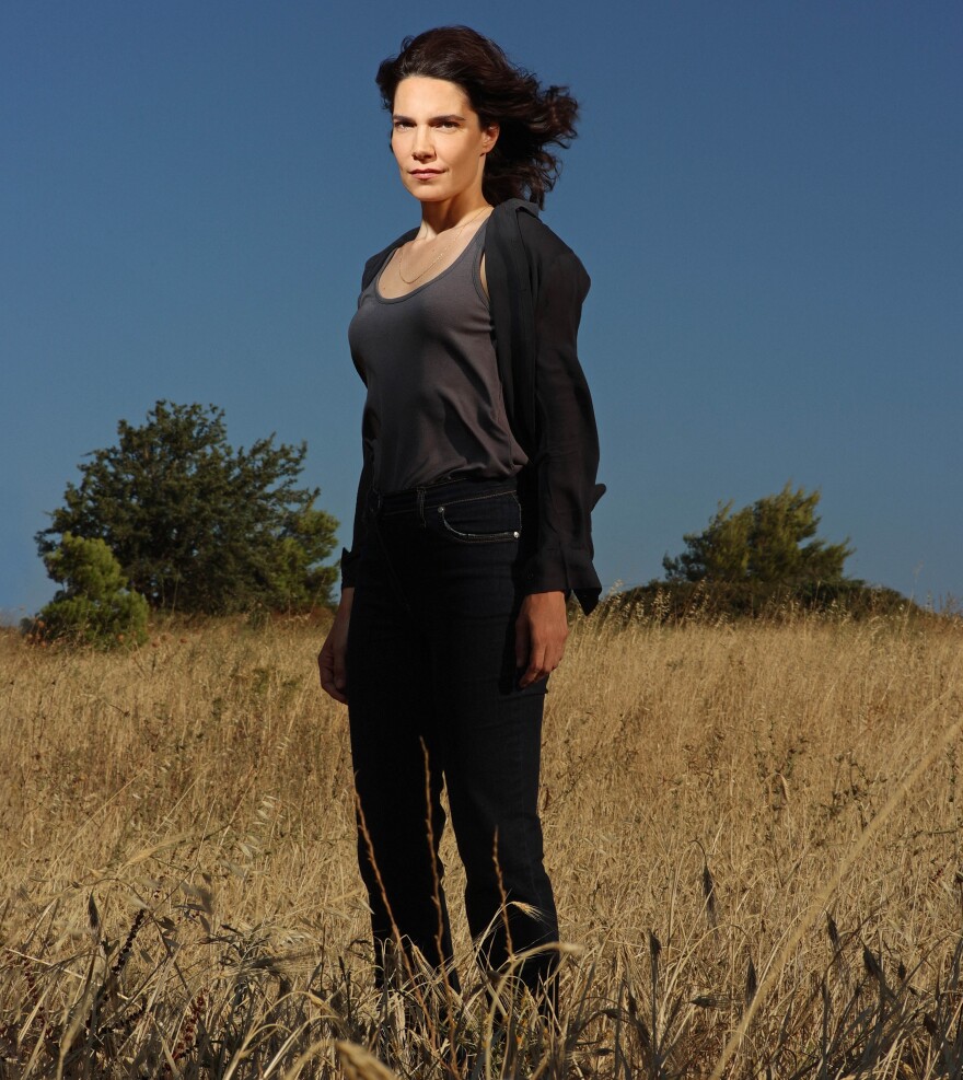 Έρημη Χώρα: Οι ρόλοι και οι περιλήψεις των 4 πρώτων επεισοδίων