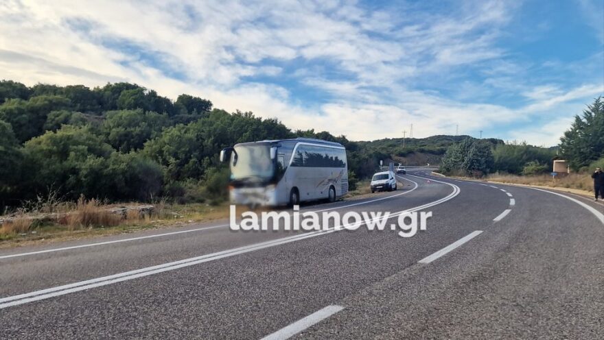 Φθιώτιδα: Τροχαίο στις στροφές του Δομοκού - Λεωφορείο συγκρούστηκε με προπορευμένο ΙΧ, μία τραυματίας