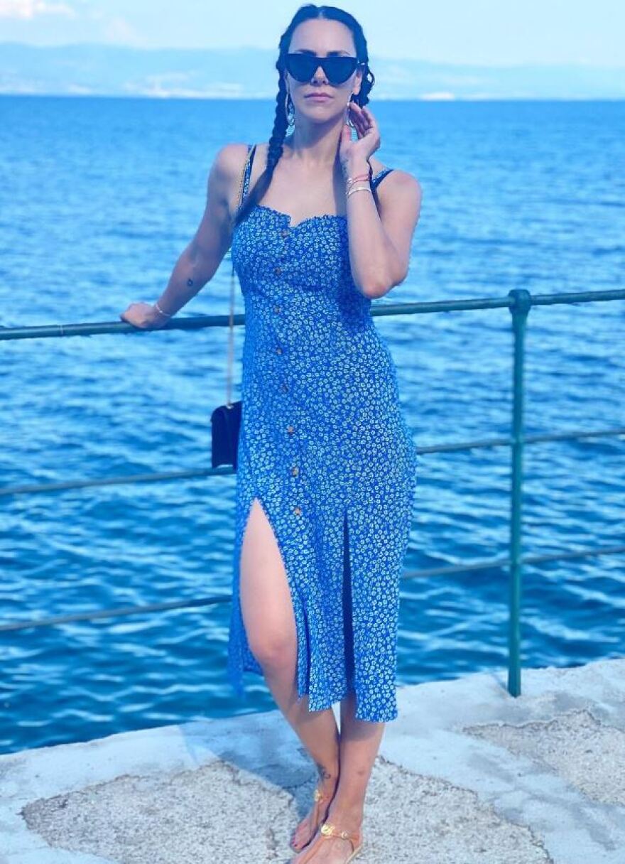 Ζέντλατζεκ: Εντυπωσίασε με την εμφάνισή της η παρουσιάστρια της κλήρωσης του Euro 2024 - Πρώην σύντροφος του Τραπ - Φωτογραφίες