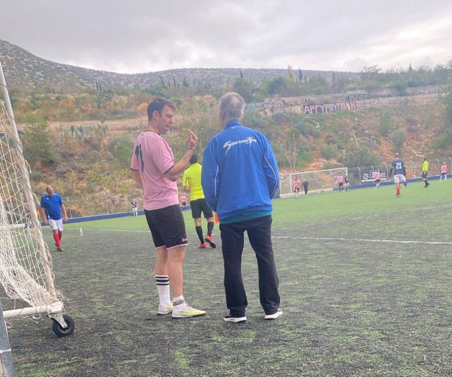 Στέφανος Κασσελάκης: Έπαιξε με την Αυγή στο πρωτάθλημα Τύπου - Αποχώρησε τραυματίας στο 30ό λεπτό