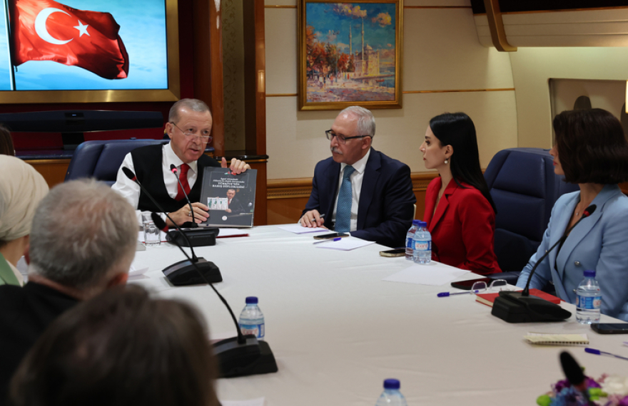 Ταγίπ Ερντογάν: «Ελπίζω σε μία νέα εποχή στις σχέσεις μας» - Οι λεπτομέρειες της επίσκεψής του στην Αθήνα